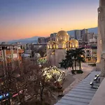 Center With Private Terrace * 스코페