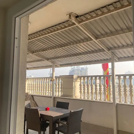 Center With Private Terrace Апартаменти Скоп'є