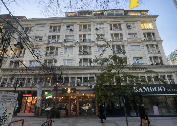 Center With Private Terrace